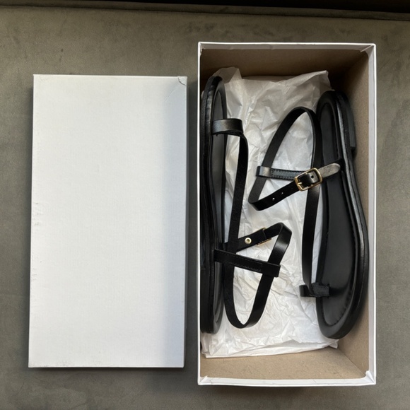 Strappy black leather sandals - Picture 7 of 8